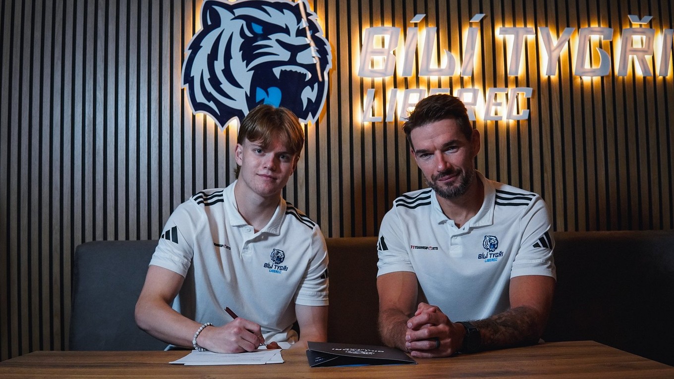 Adrien Bartovič podpísal profesionálny kontrakt s klubom Bílí Tygři Liberec