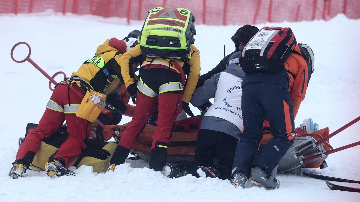 Magdalénu Eggerovú po nepríjemnom páde.