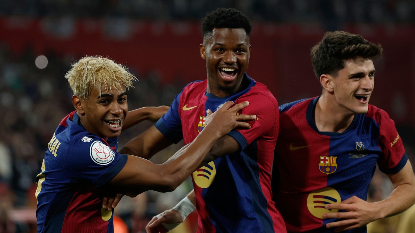 zľava Lamine Yamal, Ansu Fati a Pau Victor.