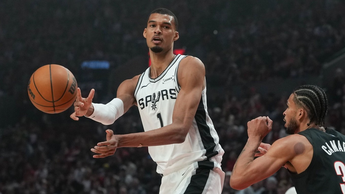 Victor Wembanyama v zápase s Portlandom