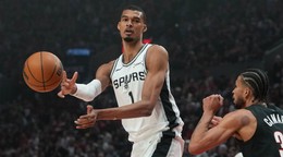 Victor Wembanyama v zápase s Portlandom