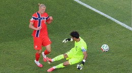 Erling Haaland strieľa gól v zápase Nórsko - Irak na MS vo futbale 2026.