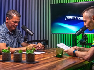 Marián Zeman a Martin Petro počas nahrávania podcastu Taký je futbal.