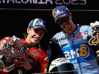 Alex Marquez a Marc Marquez.