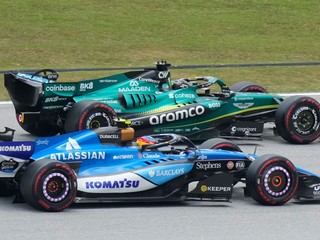 Lance Stroll a Carlos Sainz počas 3. tréningu na VC Bahrajnu.