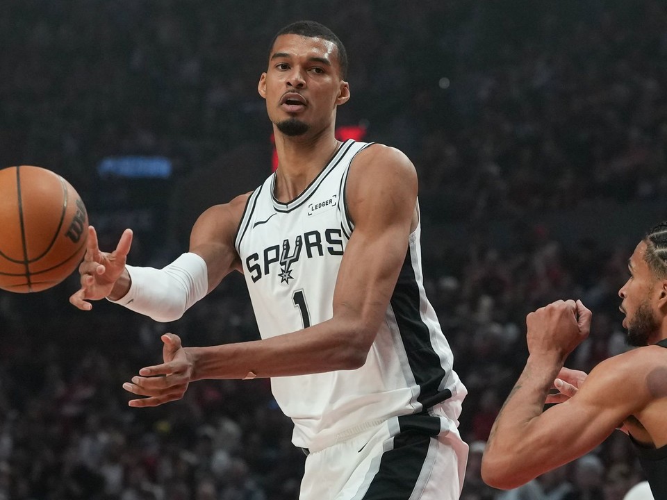 Victor Wembanyama v zápase s Portlandom