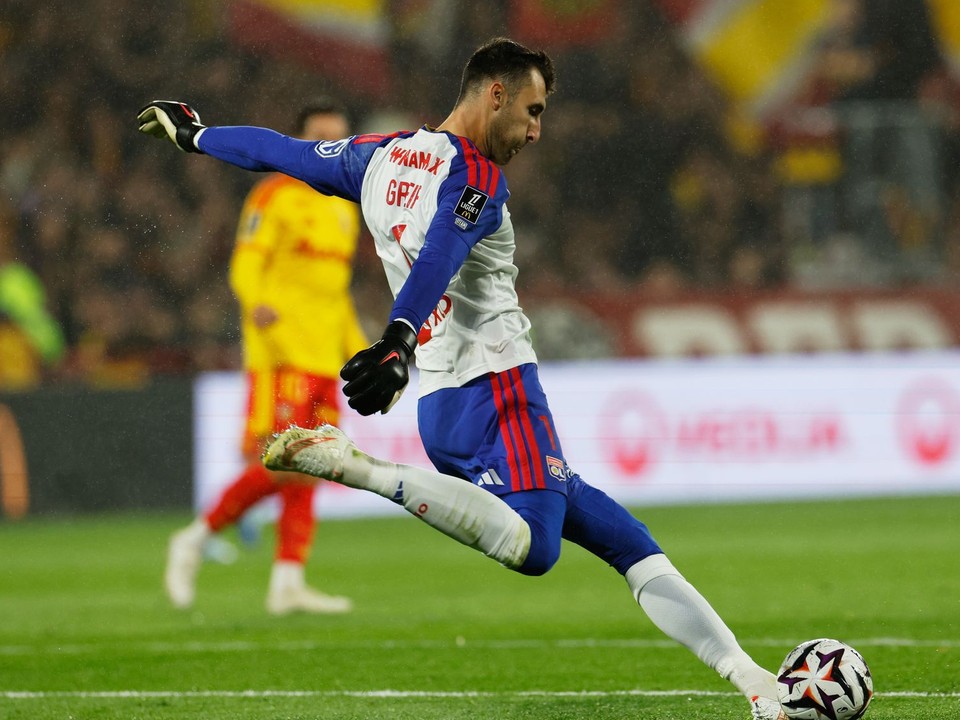 Slovenský brankár Dominik Greif z Lyonu.