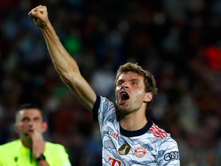 Thomas Müller sa teší po strelenom góle v zápase Ligy majstrov FC Barcelona - Bayern Mníchov.