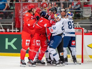 Momentka zo zápasu HC Oceláři Třinec - EHC Red Bull Mníchov v hokejovej Lige majstrov.