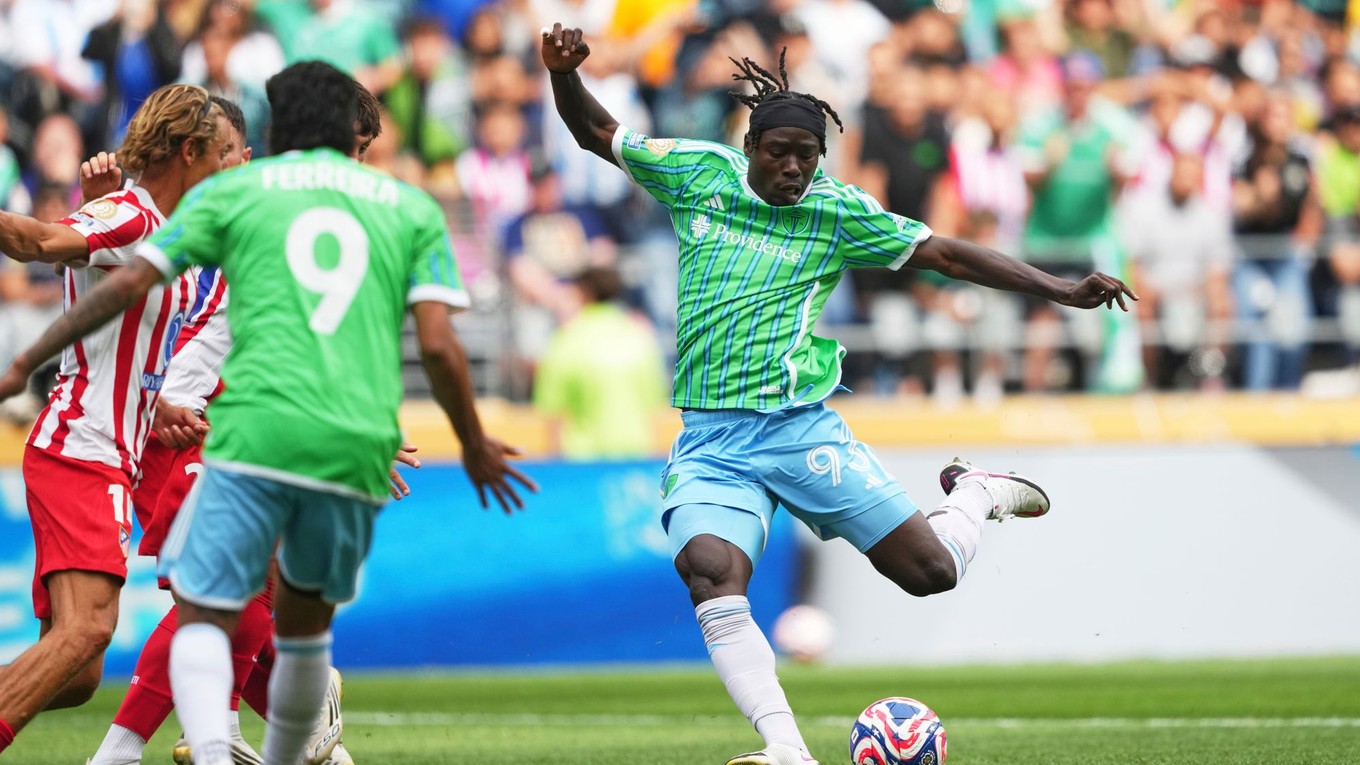 Georgi Minoungou v zápase Seattle Sounders - Atlético Madrid na MS klubov FIFA 2025.