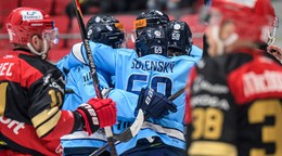 Hokejisti Slovanu Bratislava sa tešia z gólu počas zápasu 37. kola hokejovej Tipsport ligy HC Prešov - HC Slovan Bratislava.