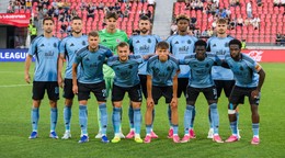 Na snímke základná zostava Slovana pred prvým zápasom 2. predkola Ligy majstrov FC Iberia 1999 Tbilisi - ŠK Slovan Bratislava.