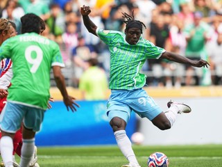 Georgi Minoungou v zápase Seattle Sounders - Atlético Madrid na MS klubov FIFA 2025.
