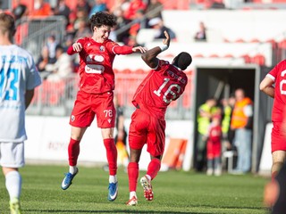 Futbalisti MFK Zvolen oslavujú gól