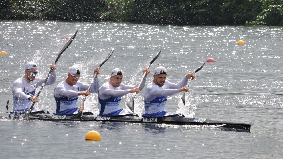 Slovenský štvorkajak na MS v Duisburgu.