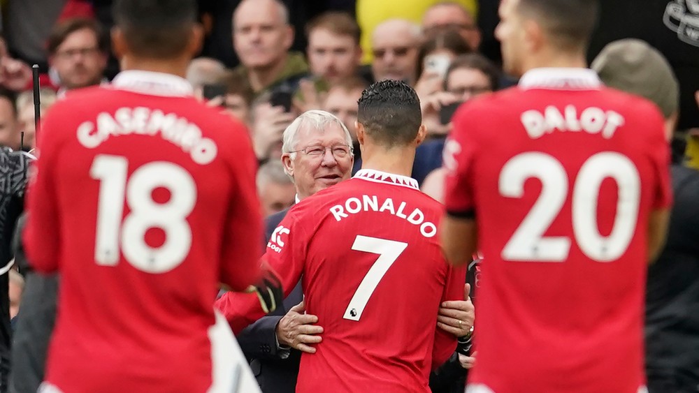 VIDEO: Emotívny moment. Cristiano Ronaldo a Alex Ferguson sa objali na Old Trafford
