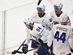 Hokejisti Francúzska oslavujú gól počas MS v hokeji 2025.