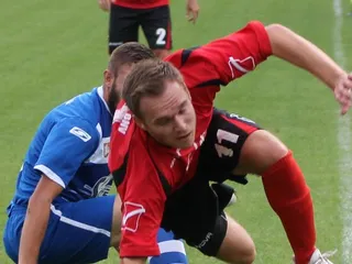 Mário Macečko v súboji o loptu.