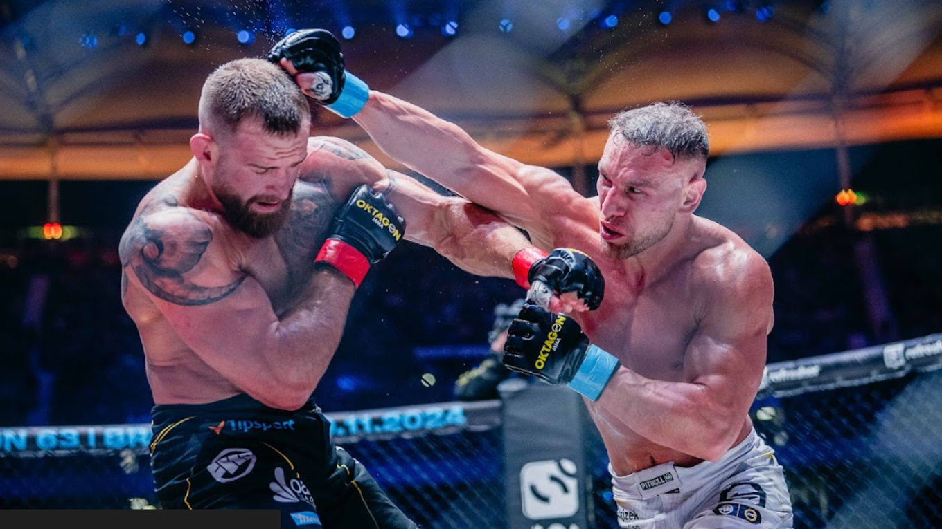 Kincl (vľavo) v súboji s Engizekom.