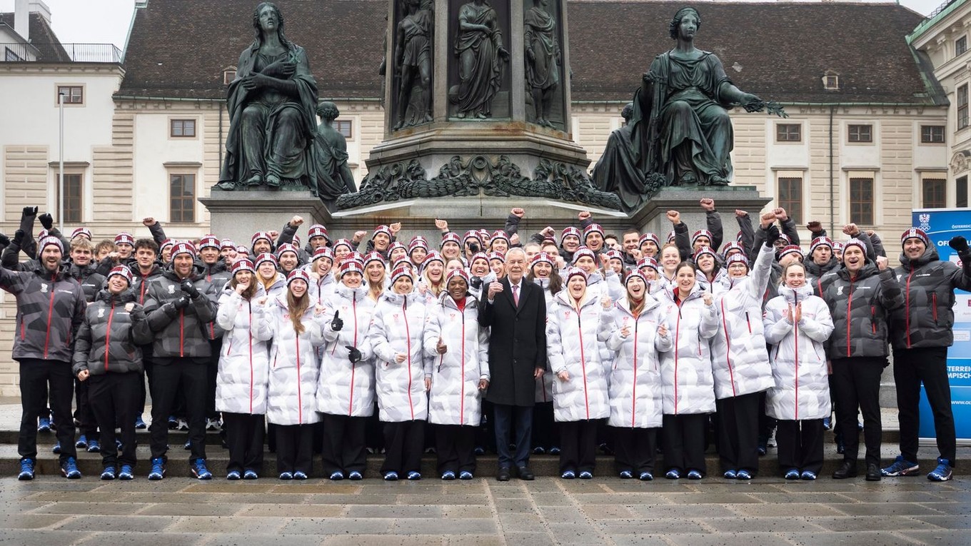 Rakúski športovci s prezidentom pred ZOH. 
