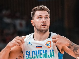 Program, výsledky a tabuľky na MS v basketbale 2023. Predstaví sa aj hviezdny Luka Dončič.