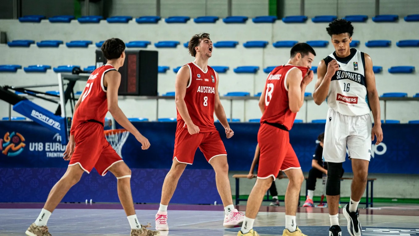 Momentka zo zápasu Slovensko - Rakúsko na ME v basketbale U18 2026. 