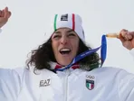 Talianka Federica Brignoneová oslavuje zlato zo super-G.