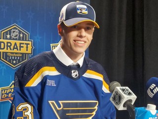 Juraj Pekarčík smeruje za Dvorským do tímu St. Louis Blues, keď bol v drafte NHL 2023 vybraný klubom z 76. miesta.