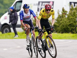 Vpredu Jonas Vingegaard počas 7. etapy Giro d'Italia 2026.