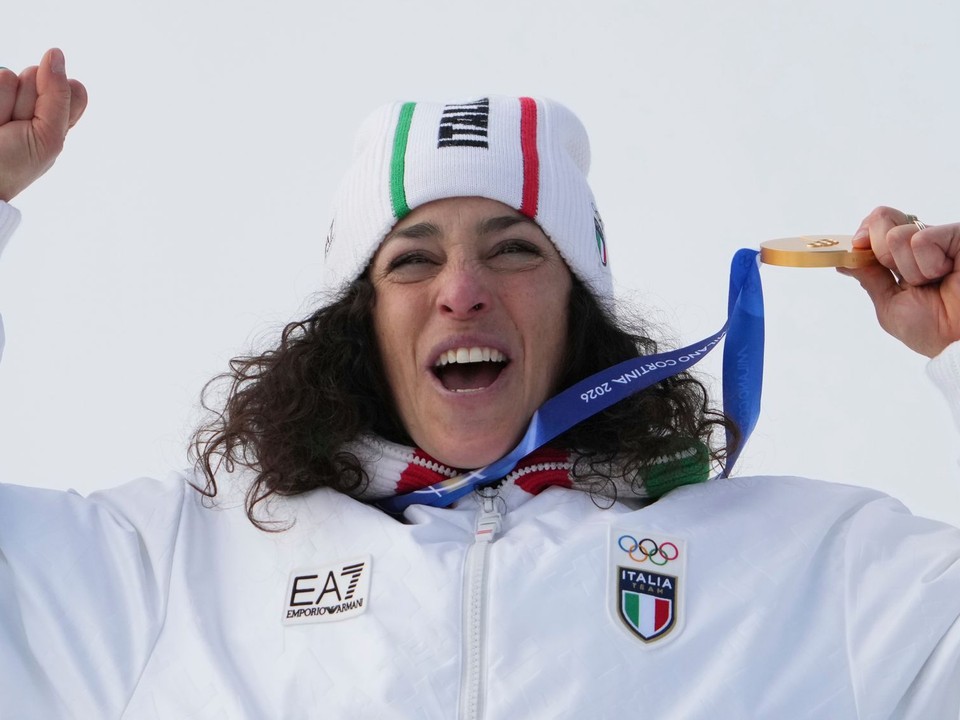 Talianka Federica Brignoneová oslavuje zlato zo super-G.