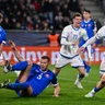 Kreshnik Hajrizi (vpravo) strieľa gól v zápase Slovensko - Kosovo. 