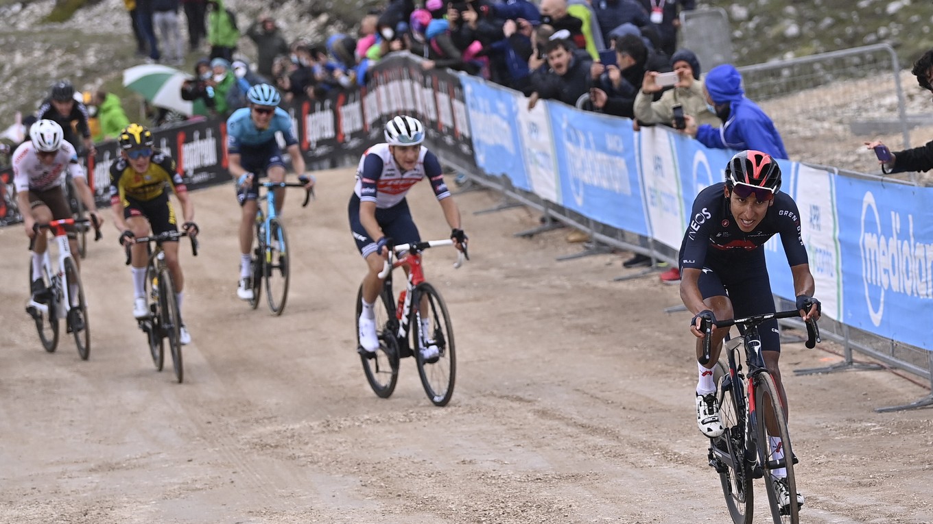 Egan Bernal (vpravo) vyhral 9. etapu na Giro d'Italia 2021.