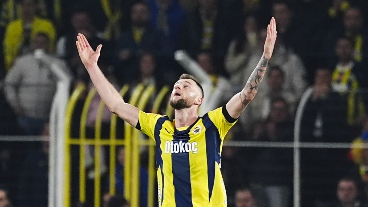 Slovenský futbalista Milan Škriniar v klube Fenerbahce Istanbu.