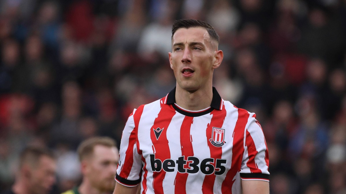 Róbert Boženík v drese Stoke City.