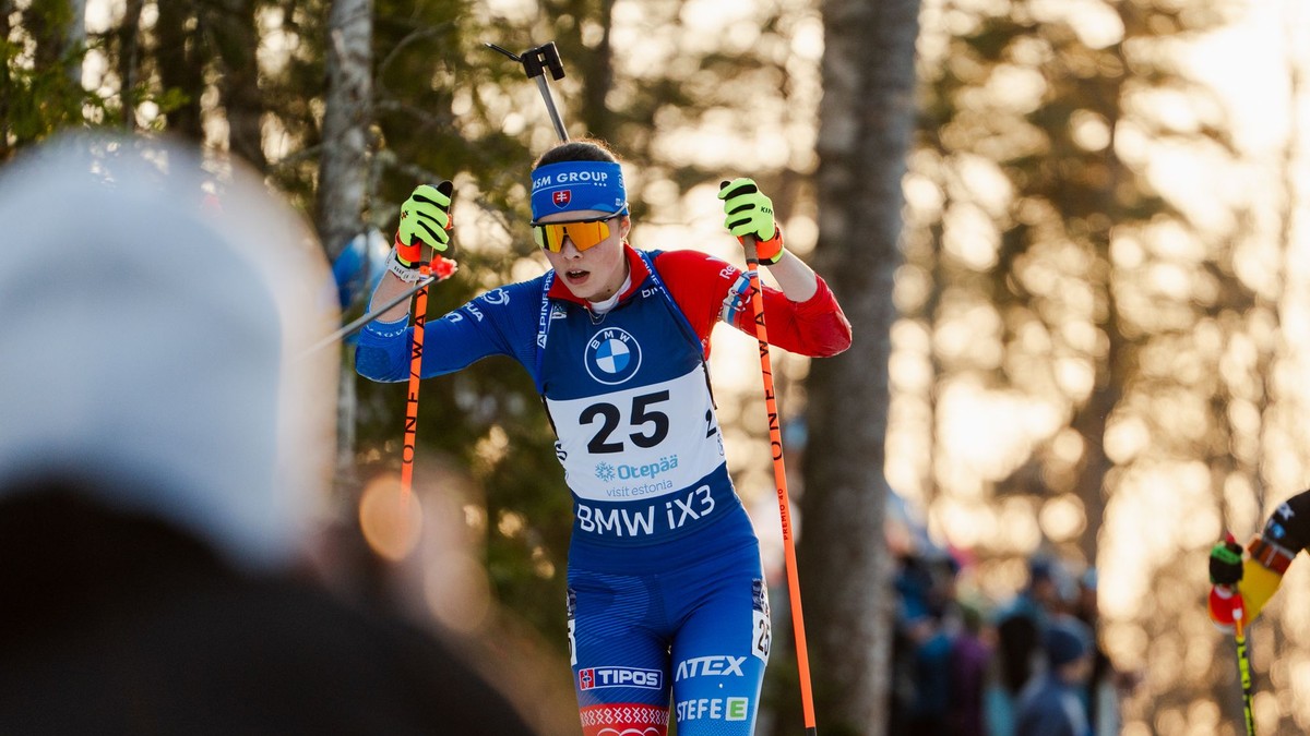 Ema Kapustová počas stíhacích pretekov žien v estónskom Otepää.
