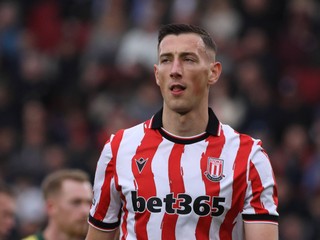 Róbert Boženík v drese Stoke City.