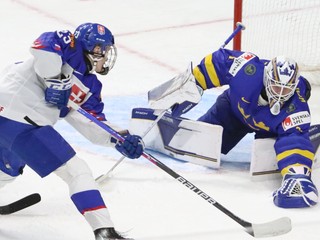 Brankár Jesper Wallstedt v zápase Slovensko - Švédsko na MS 20 v 2022.