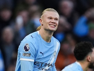 Erling Haaland oslavuje gól.