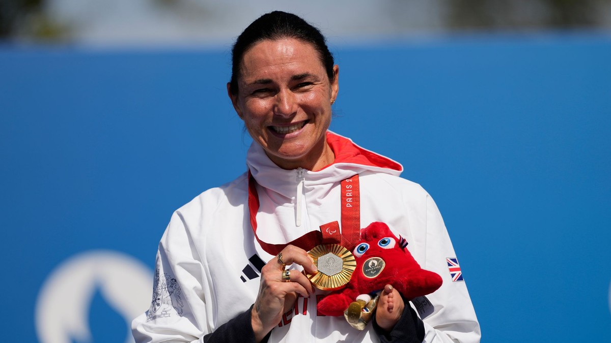  Sarah Storeyová