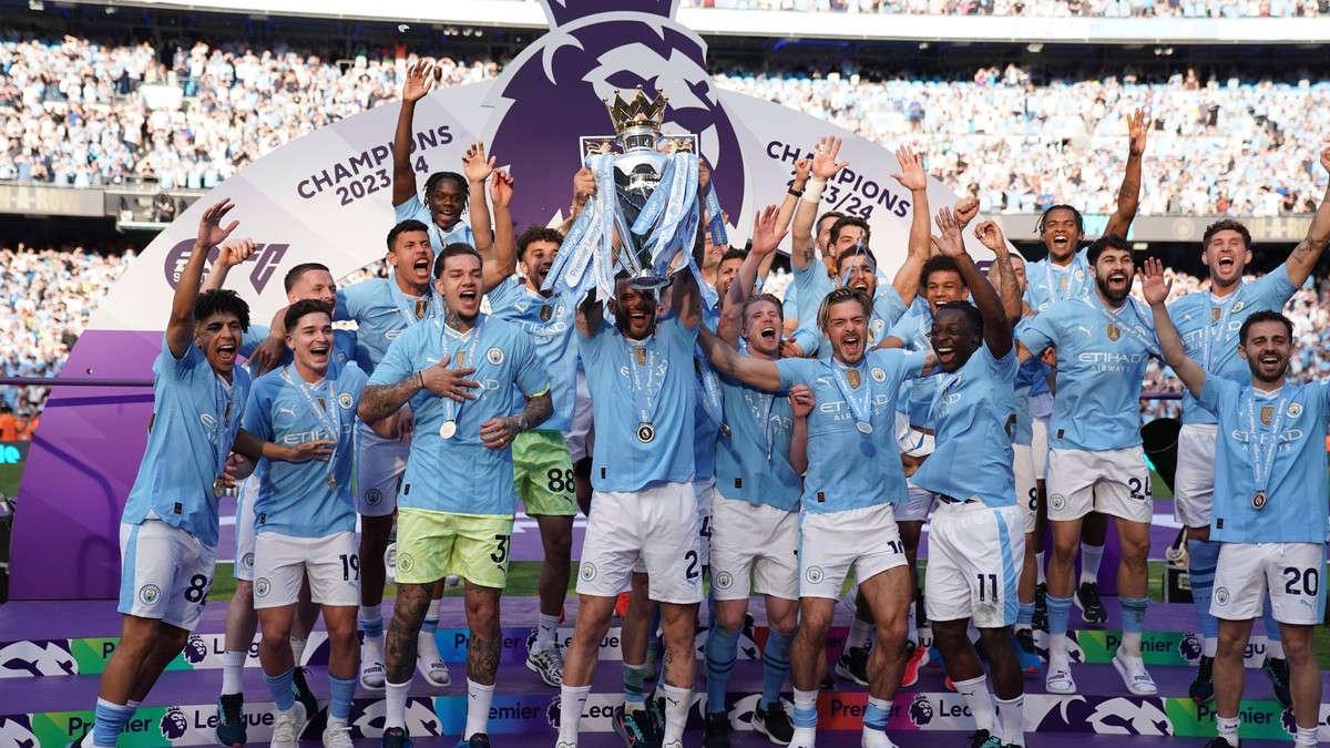 Hráči Man City oslavujú po zisku titulu v roku 2024.