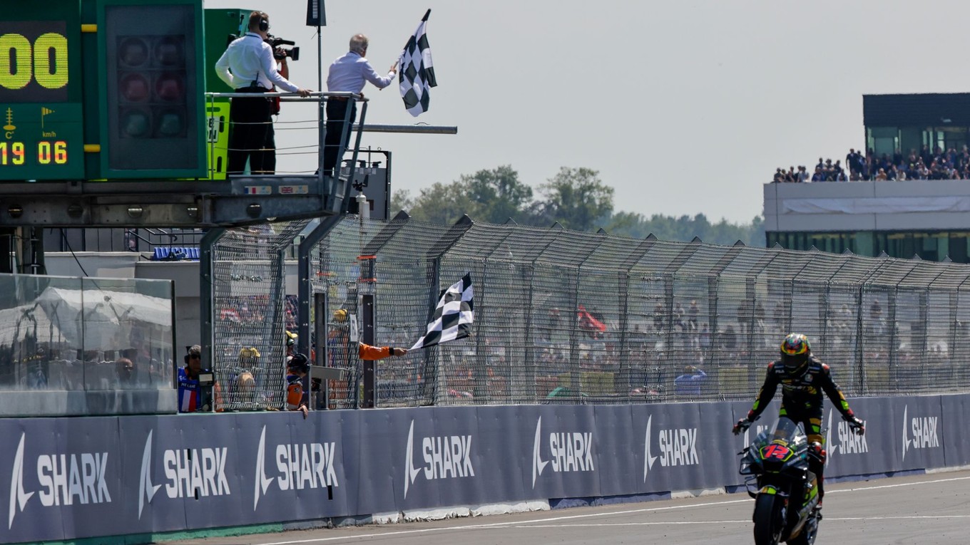 Marco Bezzecchi sa teší po víťazstve na Veľkej cene Francúzska 2023 v rámci seriálu MotoGP.