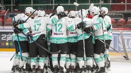 Hráči Skalice sa tešia z gólu.