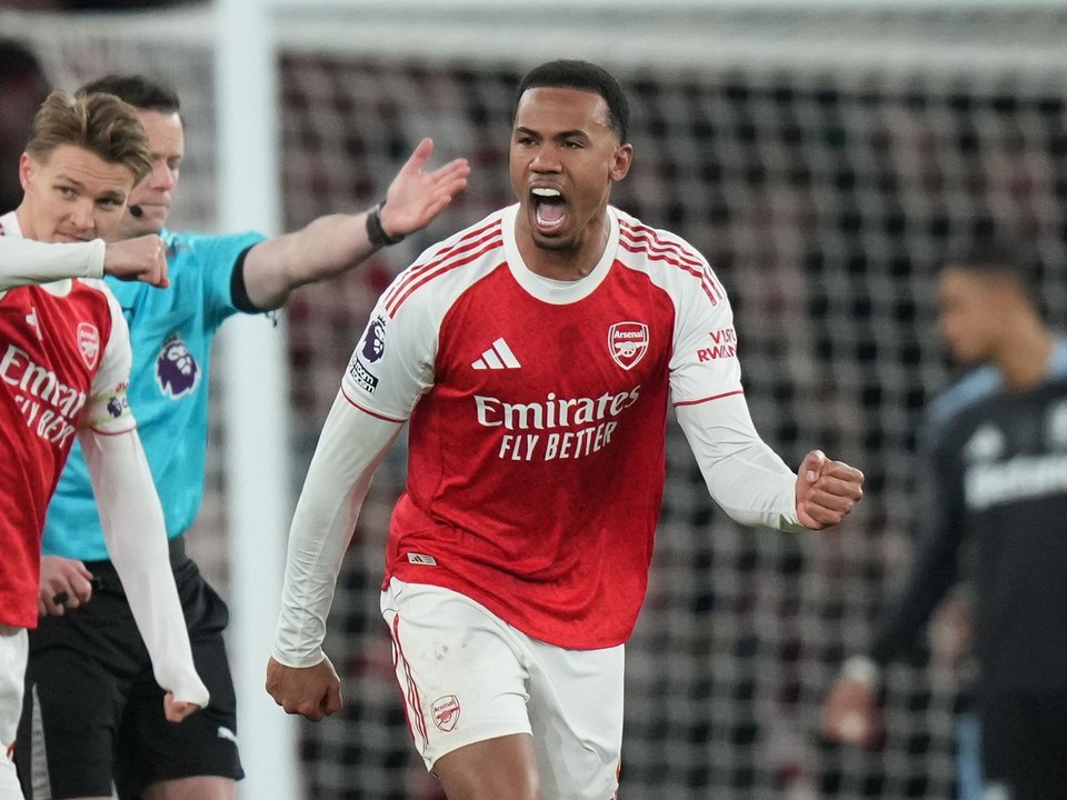 Arsenal oslavuje gól.