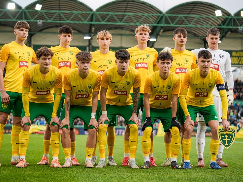 Na snímke hráči Žiliny počas osemfinálového zápasu Ligy Majstrov U19 medzi MŠK Žilina a Club Bruggy.