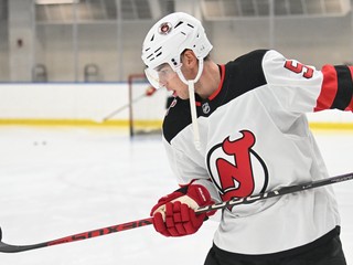 Šimon Nemec v drese New Jersey Devils.