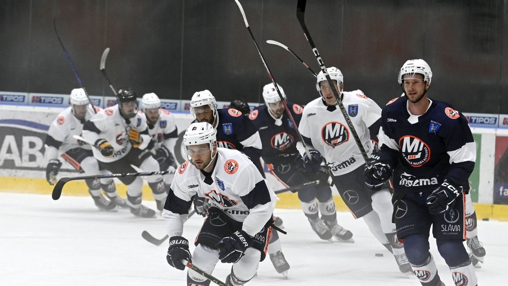 HC’ 05 Banská Bystrica dominates Žilina in Preparatory Hockey Match