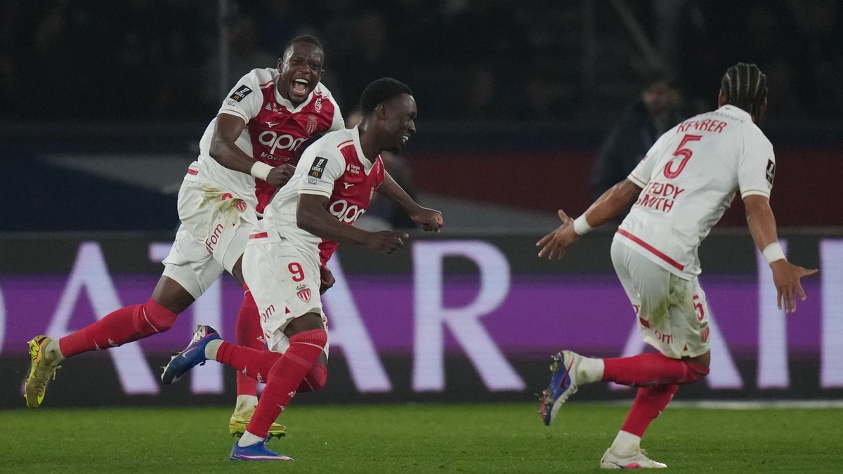 Hráči Monaca oslavujú gól