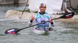 Slovenský vodný slalomár Jakub Grigar v cieli finálovej jazdy počas pretekov v kategórii K1 na majstrovstvách Európy vo vodnom slalome.