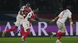 Hráči Monaca oslavujú gól