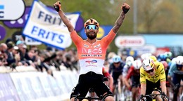 Filippo Ganna vyhral klasiku Dwars door Vlaanderen 2026
